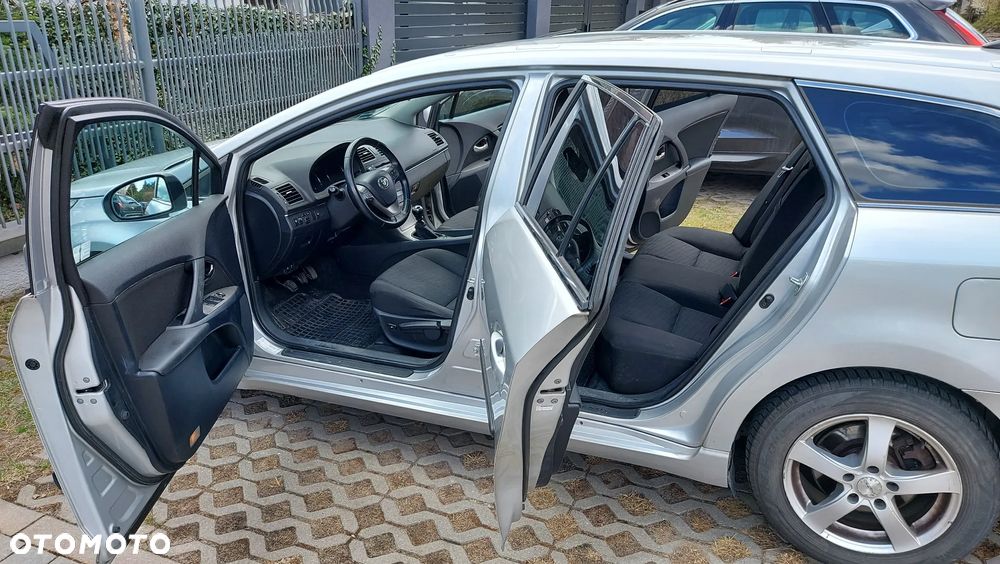 Toyota Avensis 2.0 D-4D Sol - 23