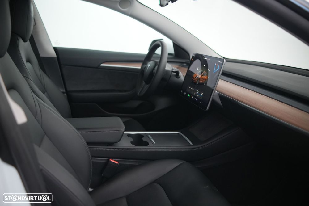 Tesla Model 3 - 13