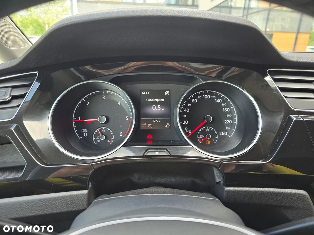 Volkswagen Touran 2.0 TDI SCR Highline - 16