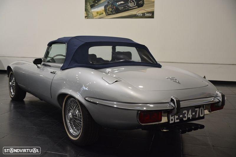 Jaguar E-Type - 27