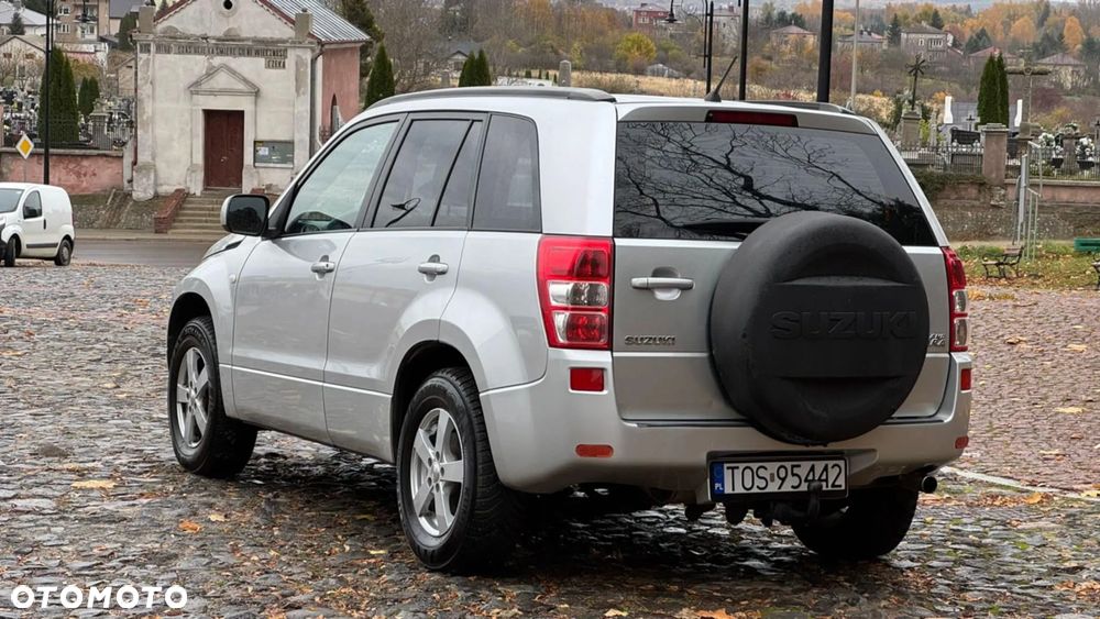 Suzuki Grand Vitara - 32