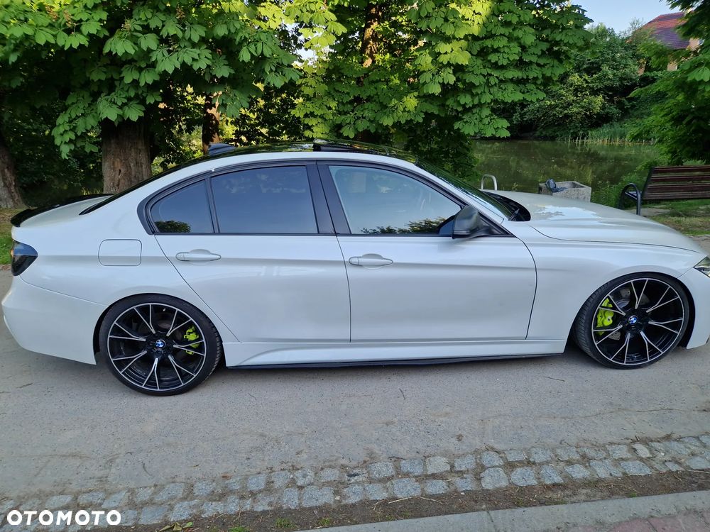 BMW Seria 3 335i Edition Sport - 13