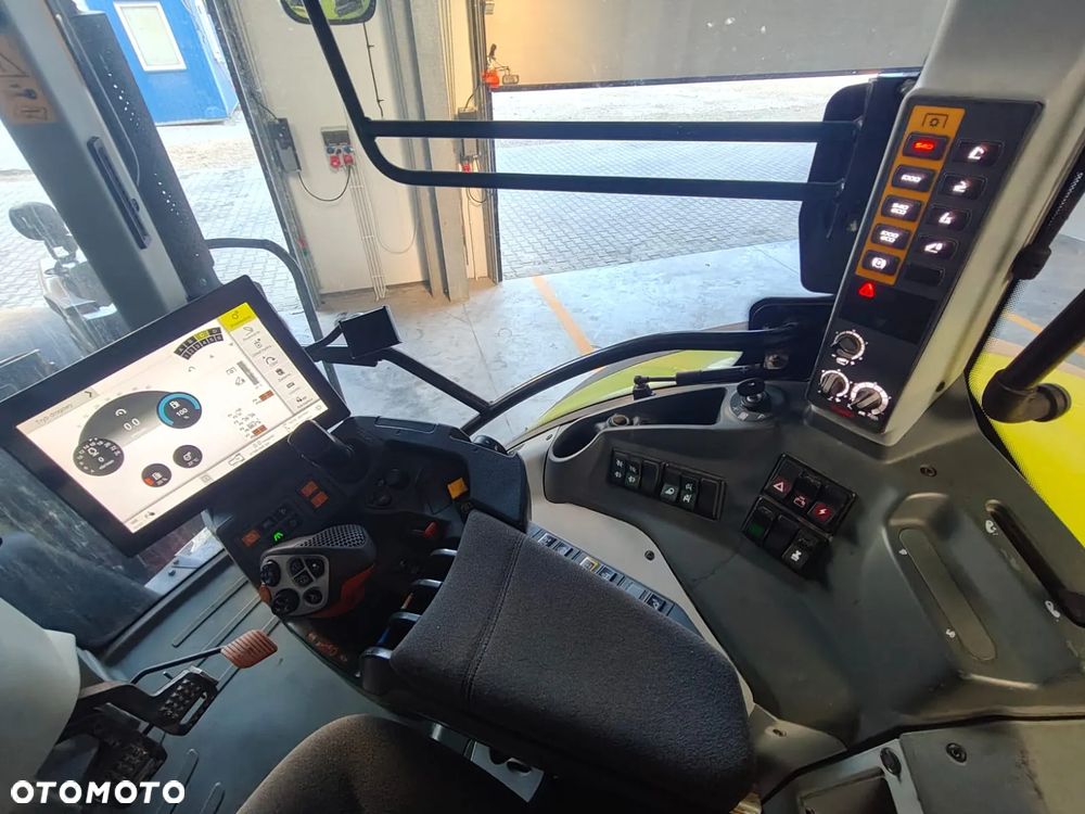 Claas ARION 650 - 12