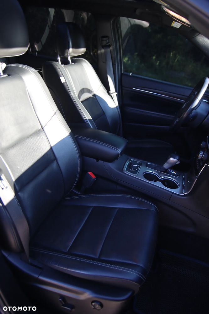 Jeep Grand Cherokee - 14