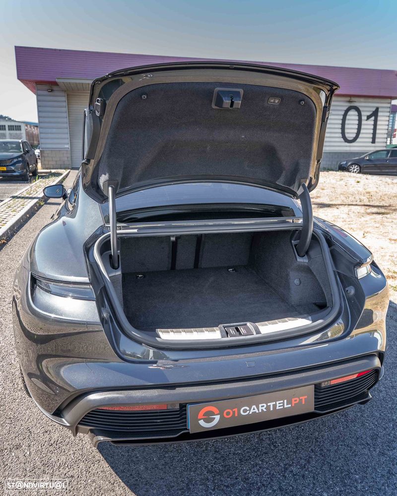Porsche Taycan Turbo S - 56