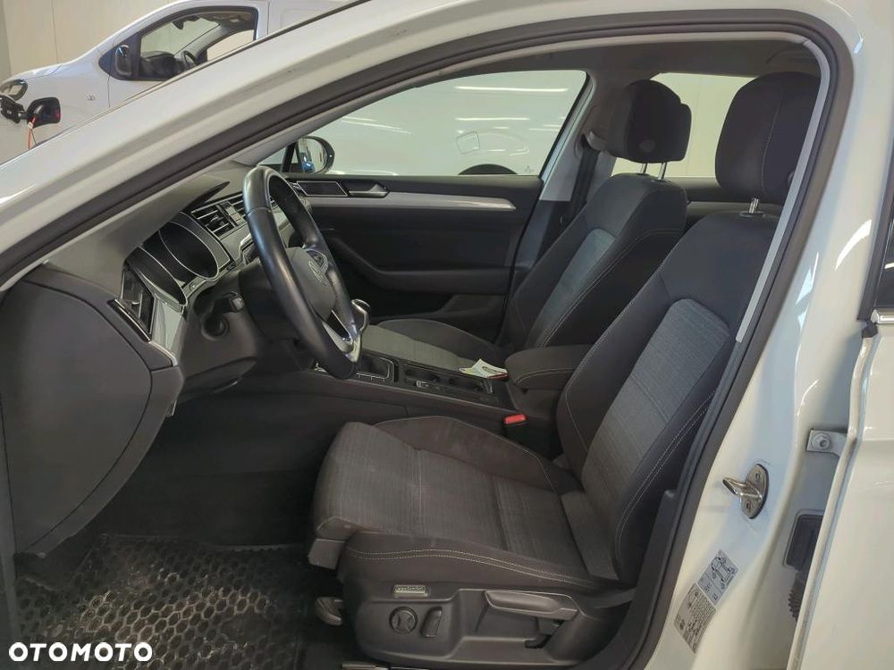 Volkswagen Passat 2.0 TDI EVO Business - 8
