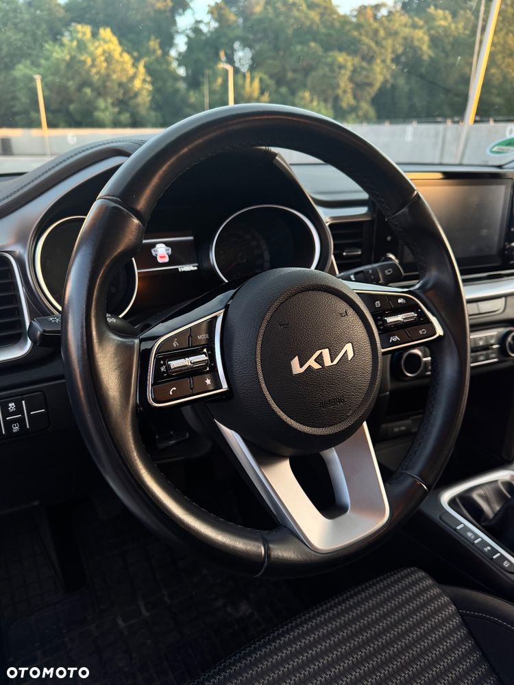 Kia XCeed 1.5 T-GDI M - 25