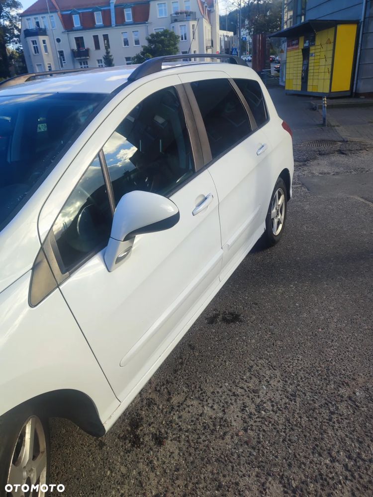 Peugeot 308 1.6 HDi Premium - 16