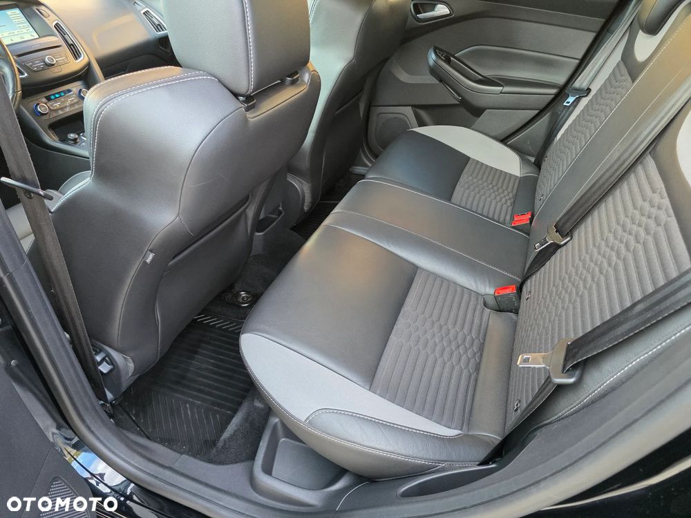 Ford Focus 2.0 TDCi ST mit Leder-Sport-Paket - 17