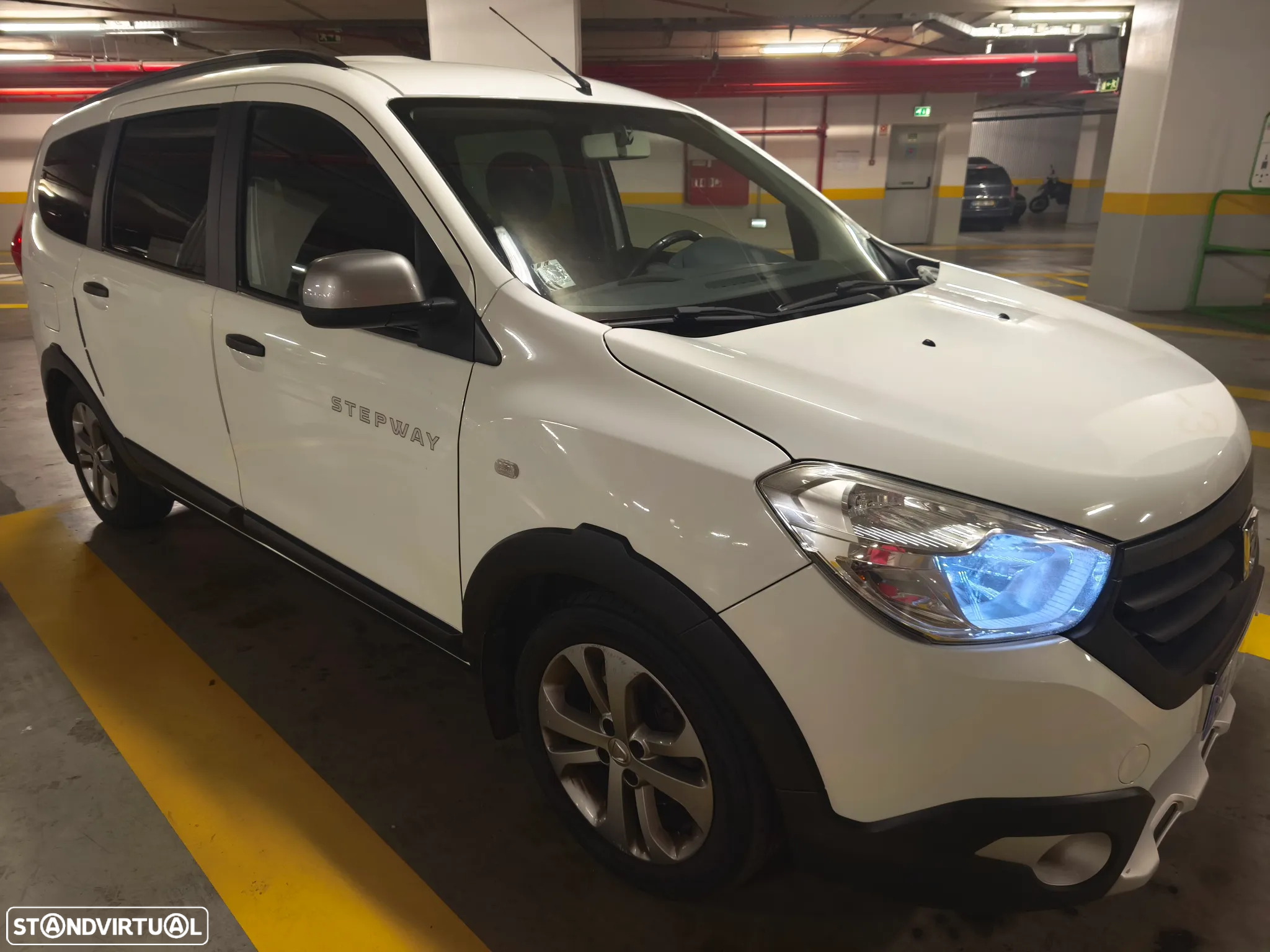 Dacia Lodgy 1.5 dCi Stepway 7L - 29