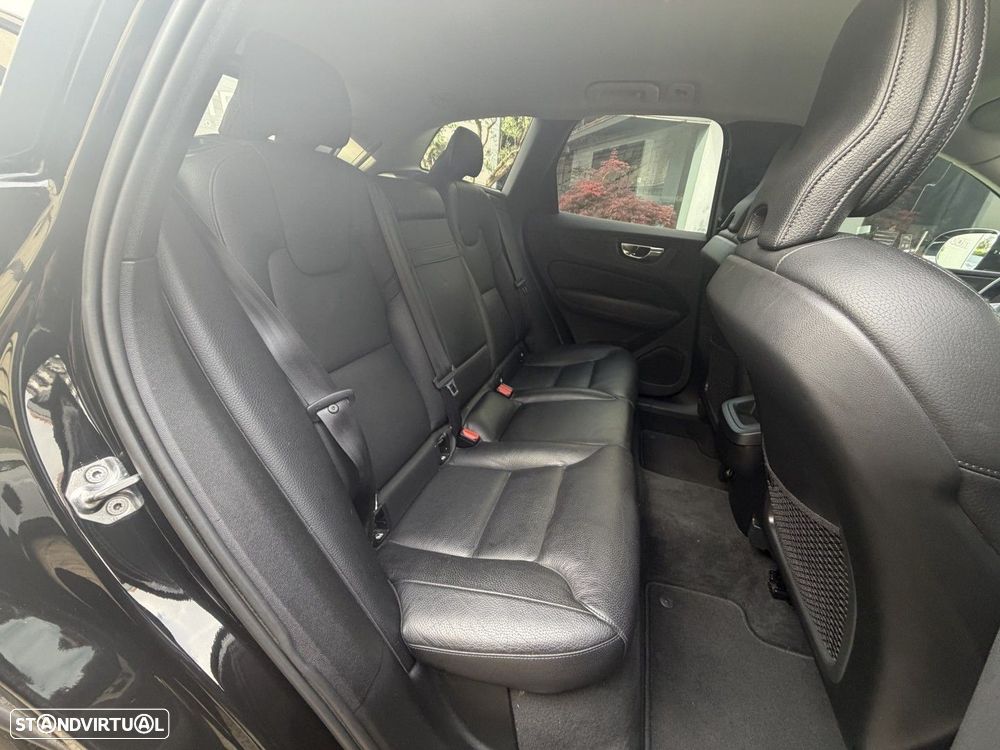 Volvo XC 60 2.0 D4 Momentum Plus Geartronic - 11
