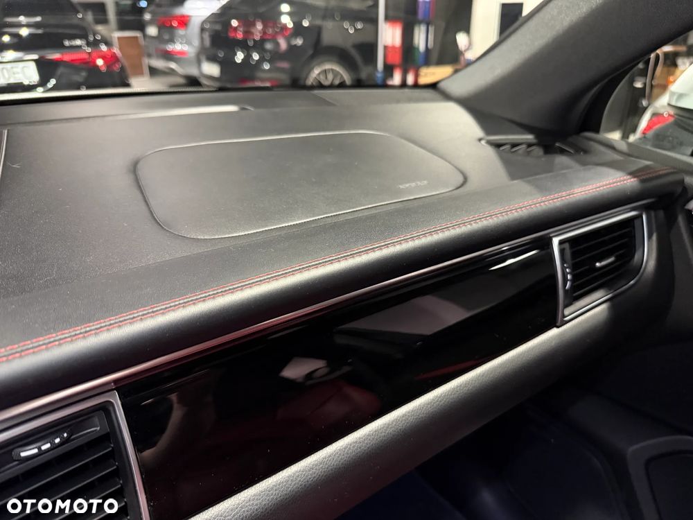 Porsche Macan S - 37
