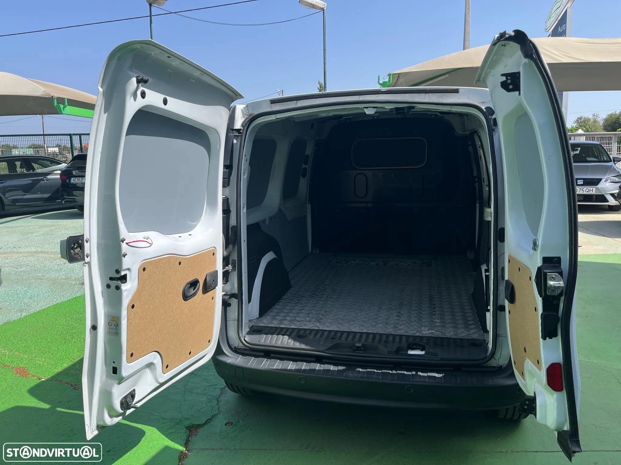 Renault Kangoo  Fase II Maxi Business 95hp 3L - 9