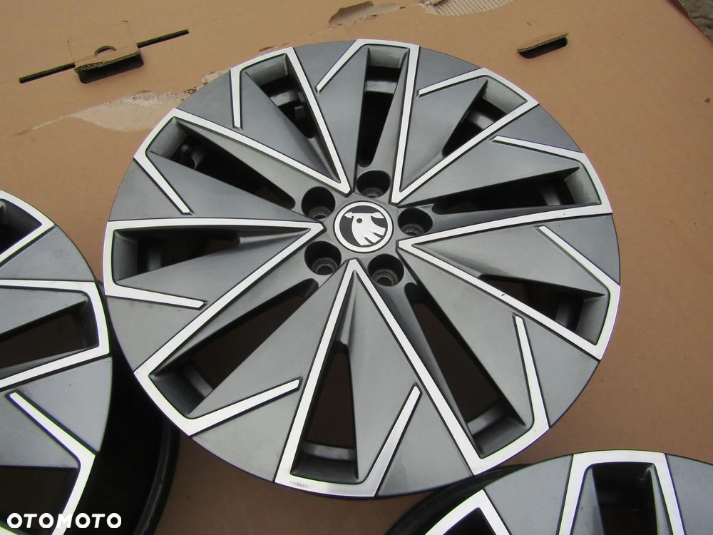 4x Felgi 17 Skoda Kamiq Scala Fabia Seat Ibiza IV VW Polo IV V IV Seat Arona T-Cross Taigo 6,5 j 5x100 ET 40 - 12