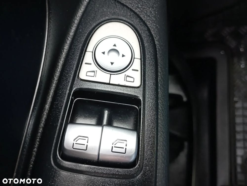 Mercedes-Benz Vito - 17