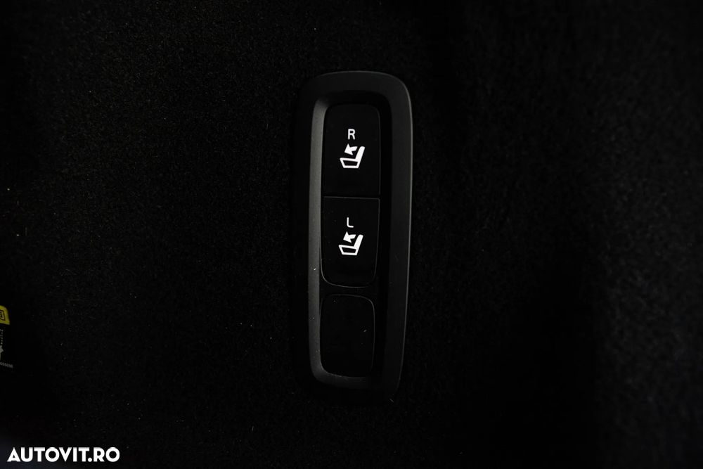 Volvo XC 60 D4 AWD Momentum - 31