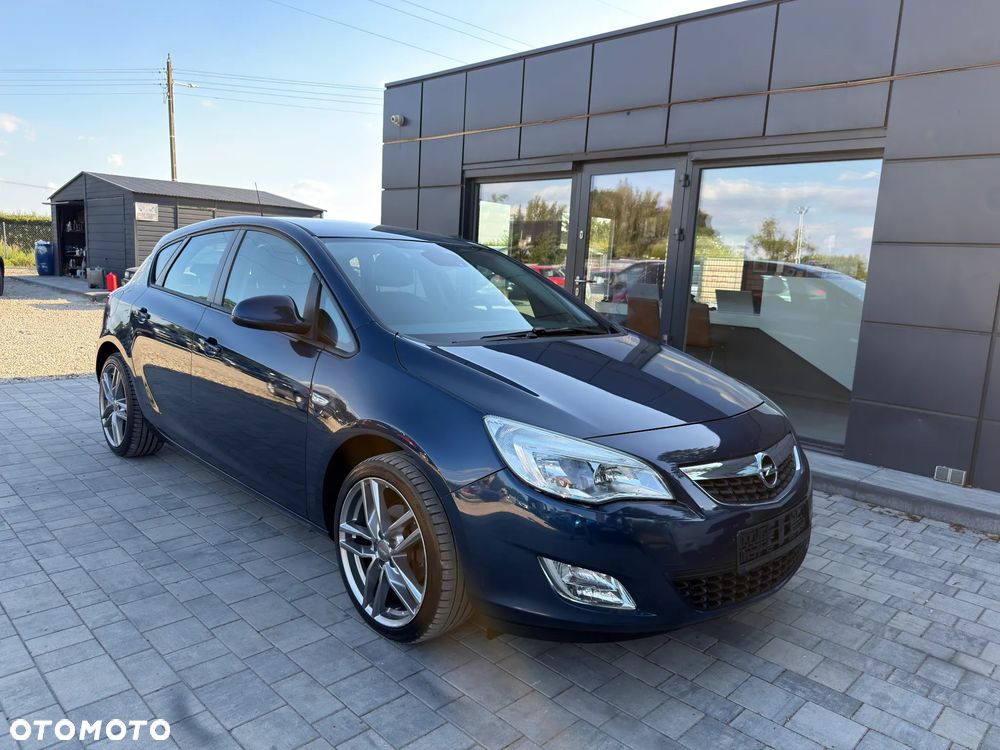 Opel Astra 1.4 T Cosmo - 14