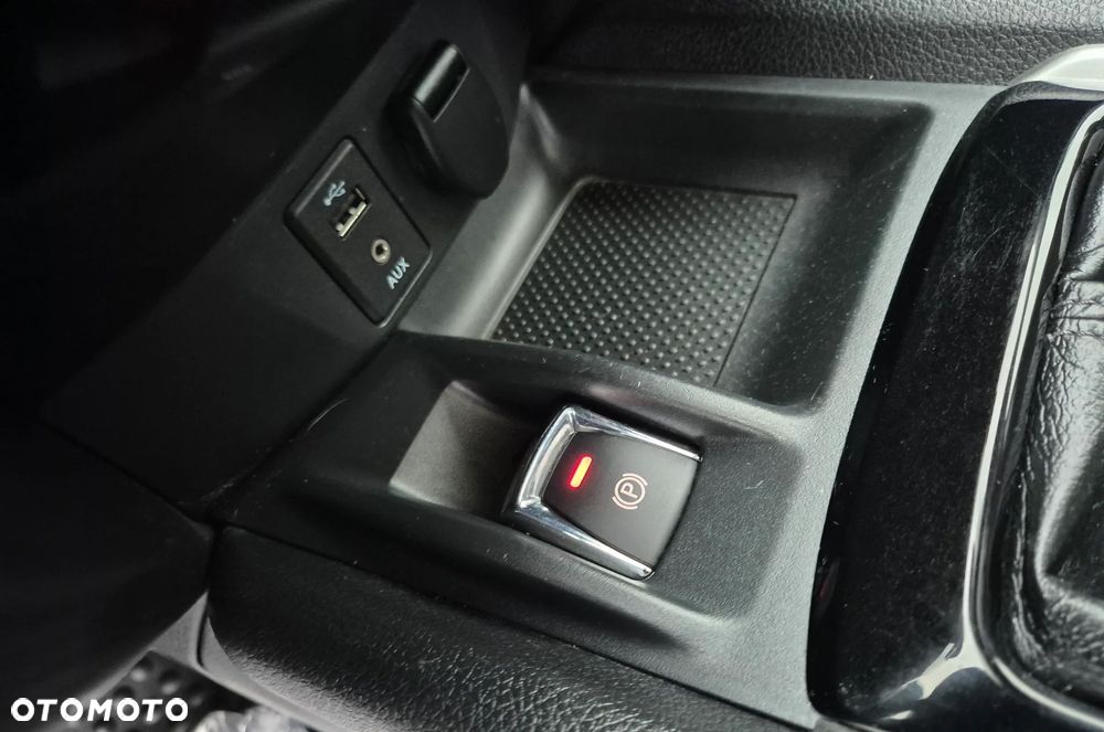 Nissan X-Trail 1.6 DIG-T Tekna 2WD 7os - 28