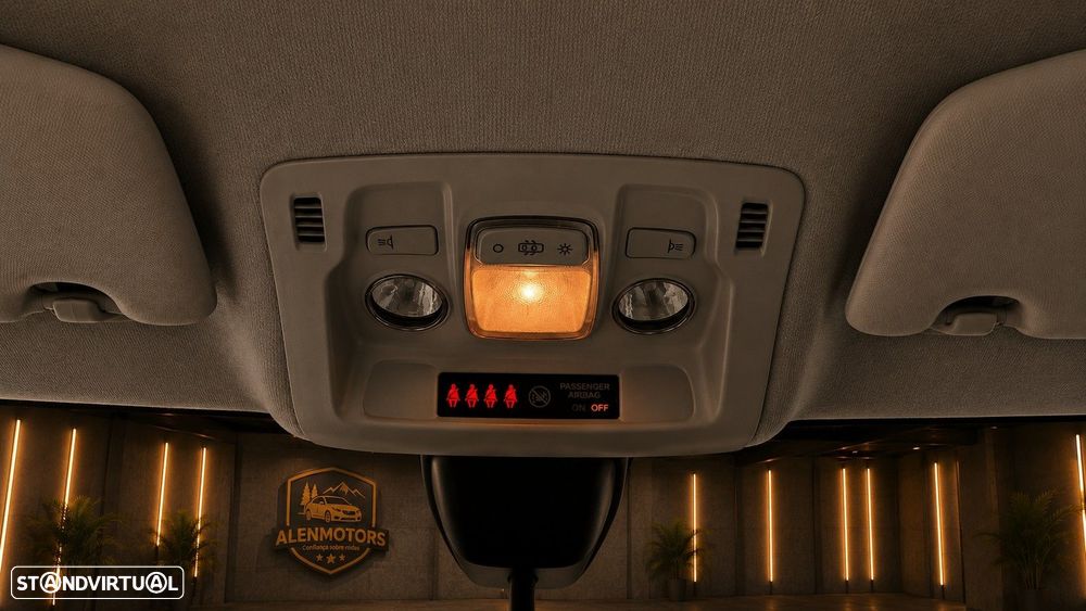 Citroën C3 1.2 PureTech Shine - 21