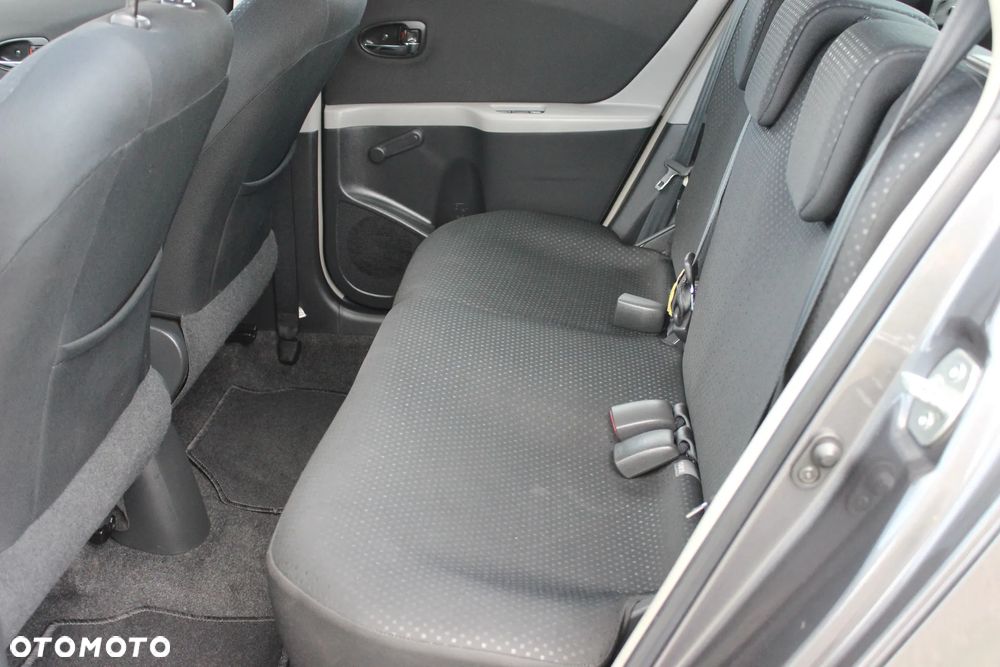 Toyota Yaris 1.33 VVT-i Executive - 24