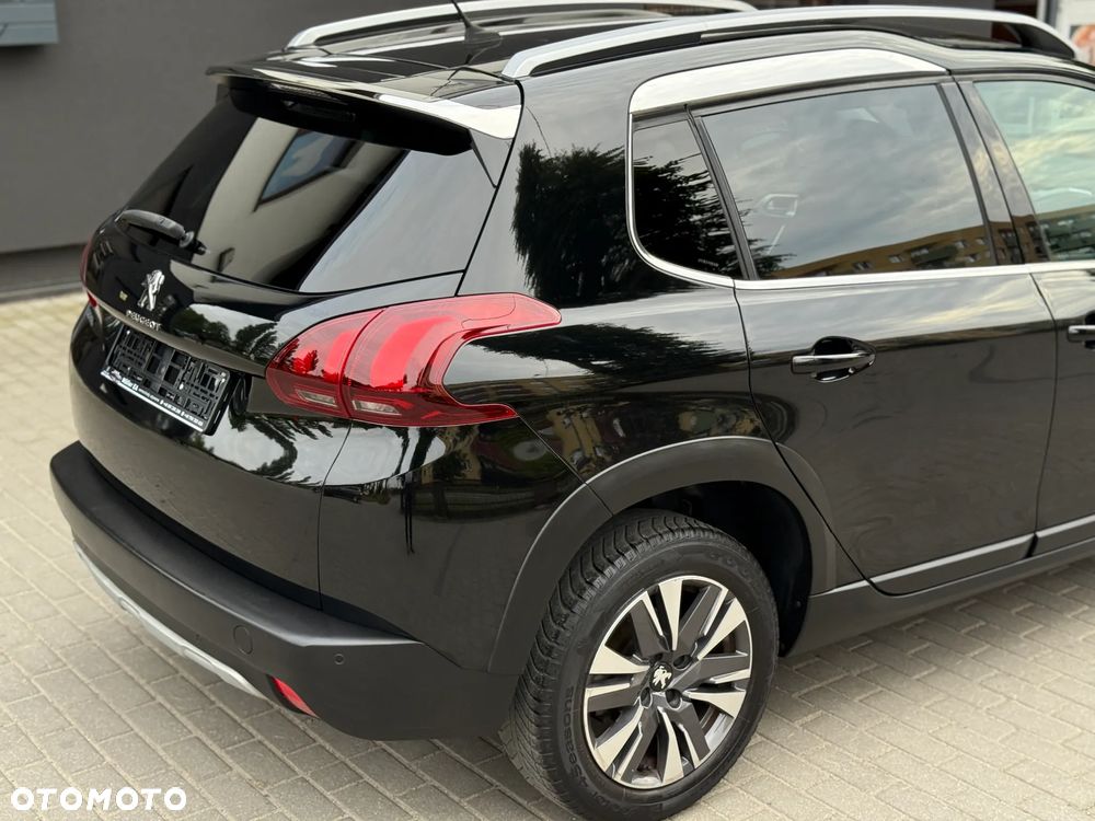Peugeot 2008 1.2 PureTech Allure S&S - 19