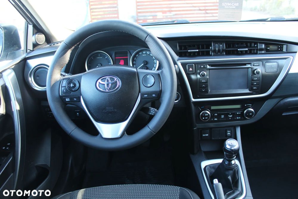 Toyota Auris 2.0 D-4D Premium - 18