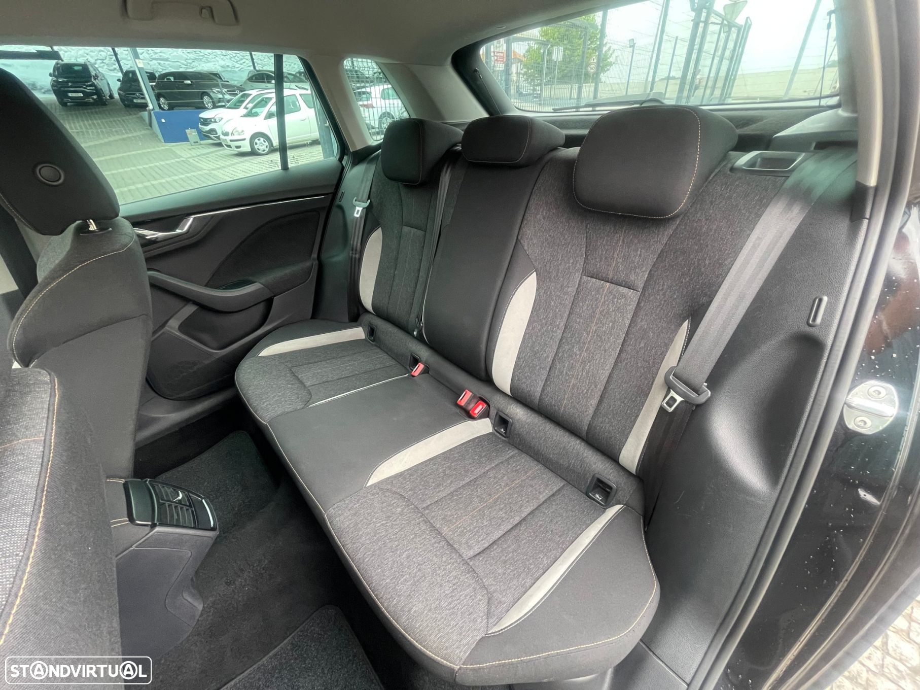 Skoda Kamiq 1.0 TSI Style - 38