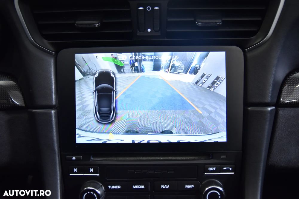 Porsche 911 Carrera 4 GTS PDK - 26