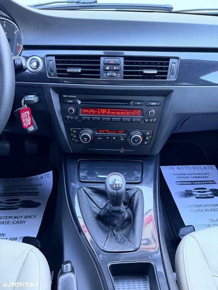 BMW Seria 3 320d DPF Touring Blue Performance Edition Sport - 22