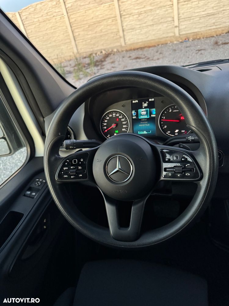 Mercedes-Benz Sprinter - 2