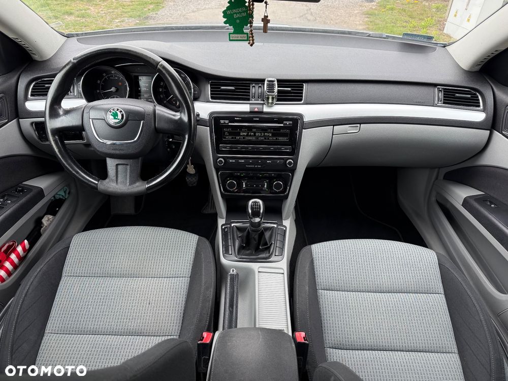 Skoda Superb 1.8 TSI FAMILY - 11