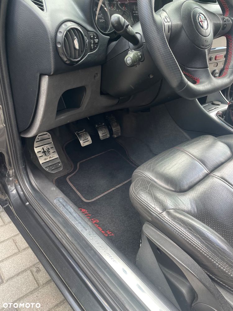 Alfa Romeo 147 2.0 Twin Spark Distinctive - 4