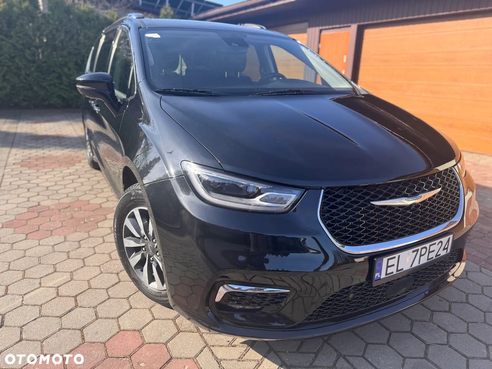 Chrysler Pacifica - 2