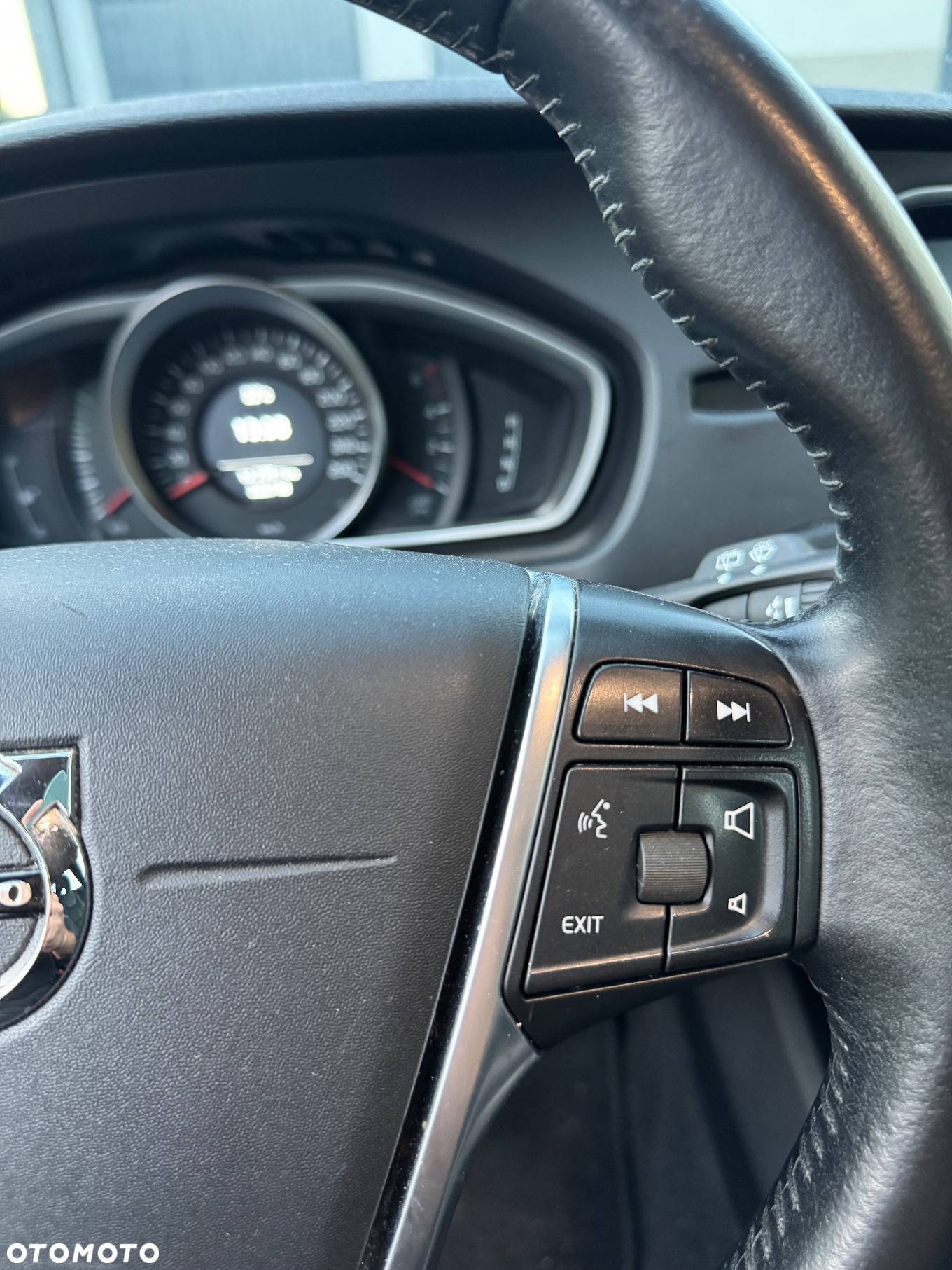 Volvo V40 D2 Drive-E R-Design Momentum - 12