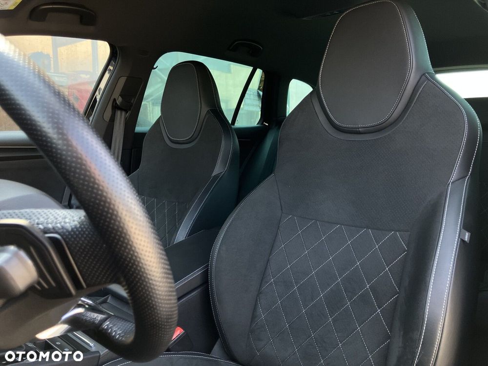 Skoda Superb 2.0 TDI SCR Sportline DSG - 14
