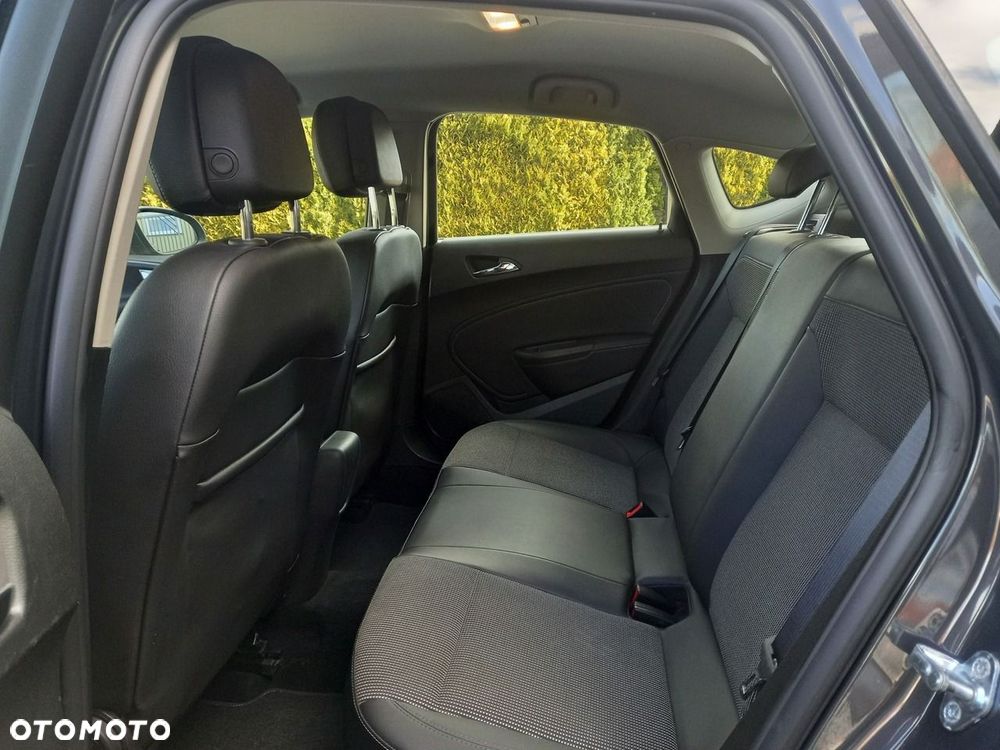 Opel Astra 1.4 Innovation - 26