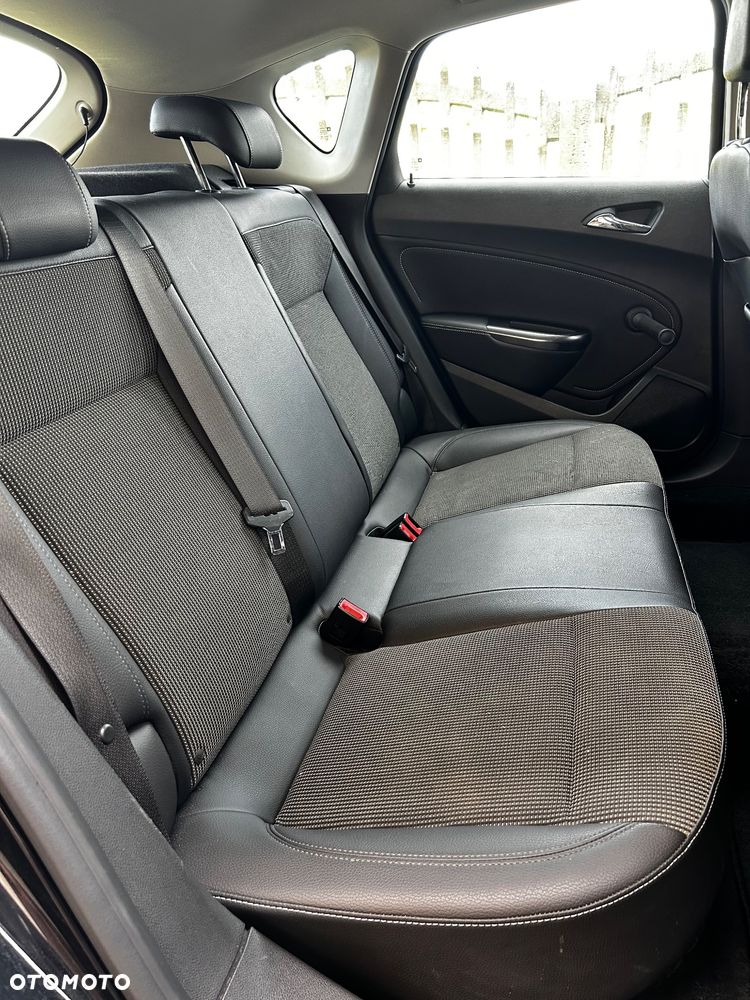 Opel Astra 1.7 CDTI Cosmo - 11