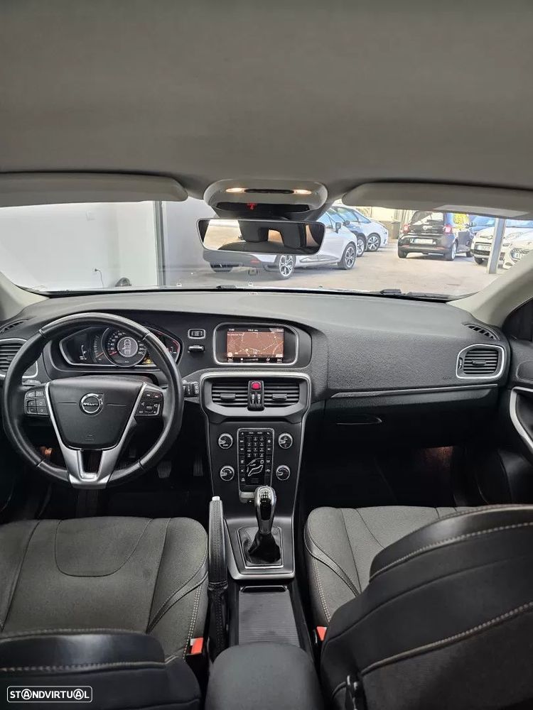 Volvo V40 Cross Country 2.0 D2 Momentum - 37