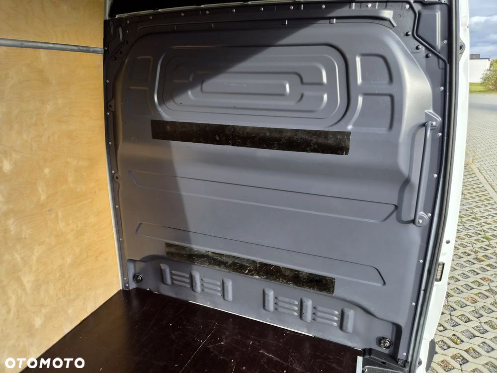 Mercedes-Benz Sprinter - 21