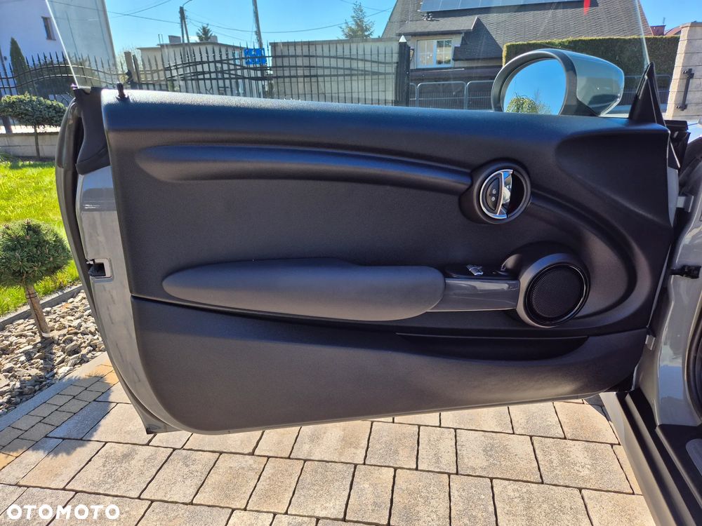 MINI ONE 60 Years - 16