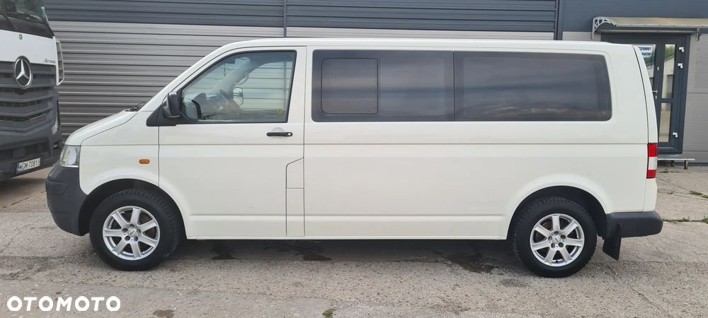 Volkswagen Caravelle - 3