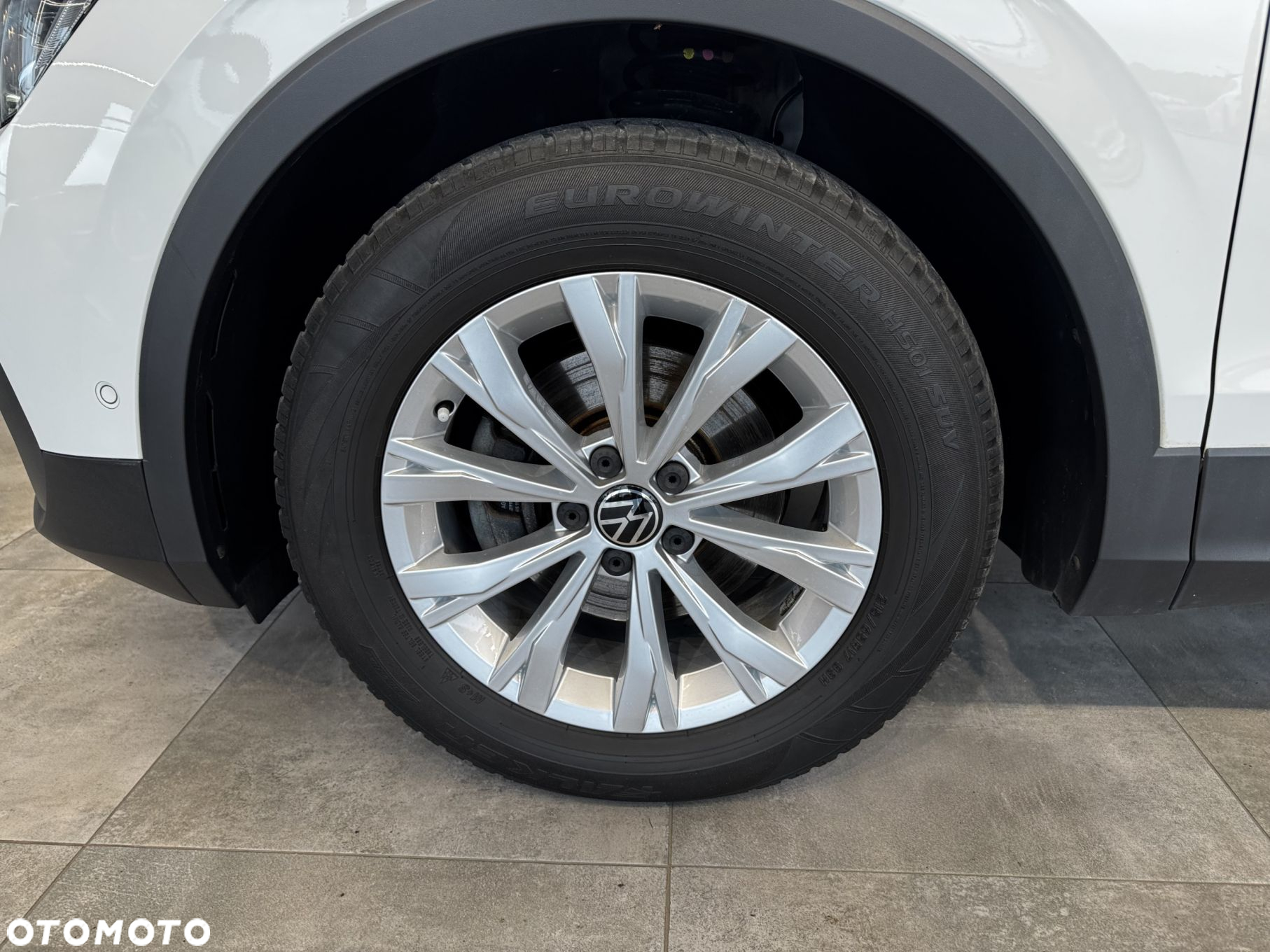 Volkswagen Tiguan - 11