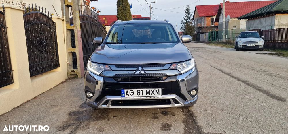 Mitsubishi Outlander 2.4 4WD Diamant+ - 5