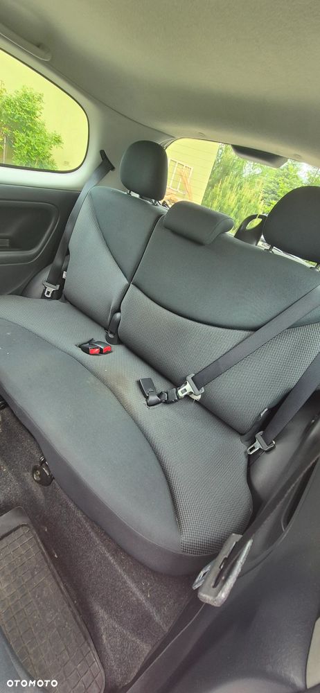 Toyota Yaris 1.0 Base - 18