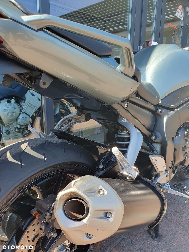 Yamaha FZ - 34