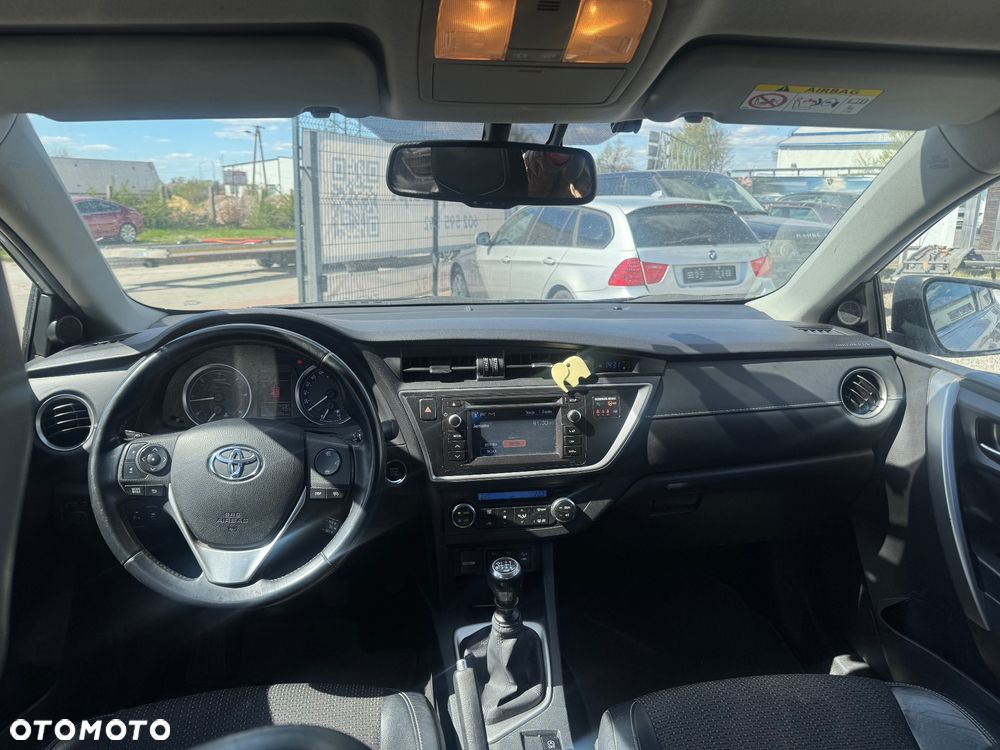 Toyota Auris - 10