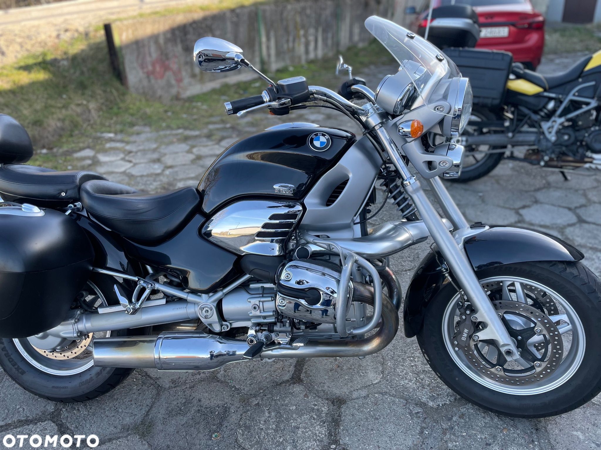 BMW R - 1