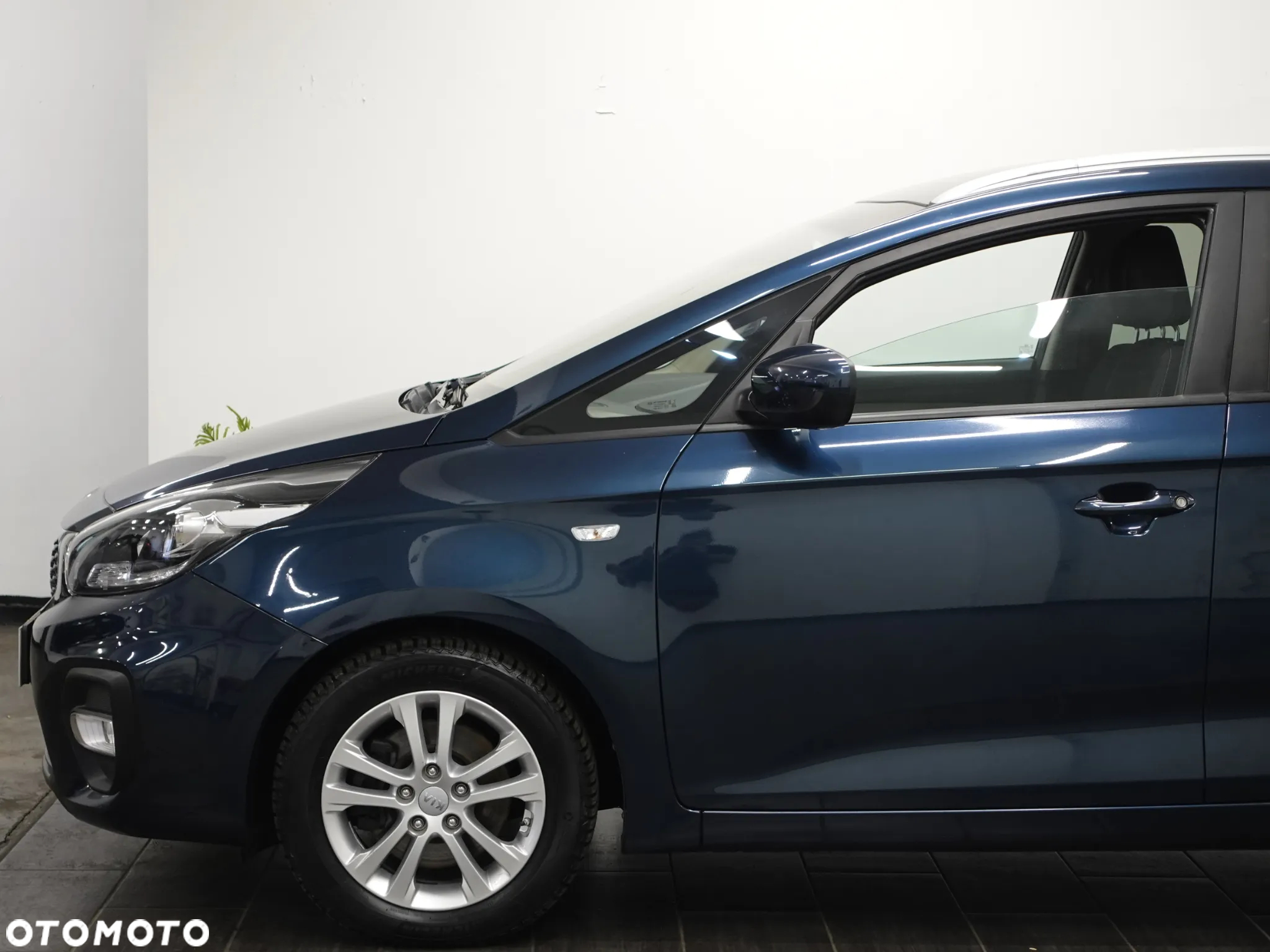 Kia Carens 1.7 CRDi 141 ISG Vision - 16