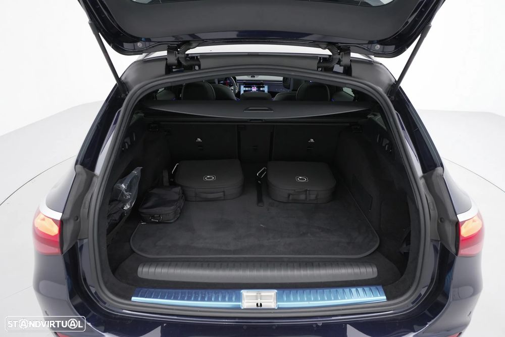 Mercedes-Benz E 300 e AMG Line - 41