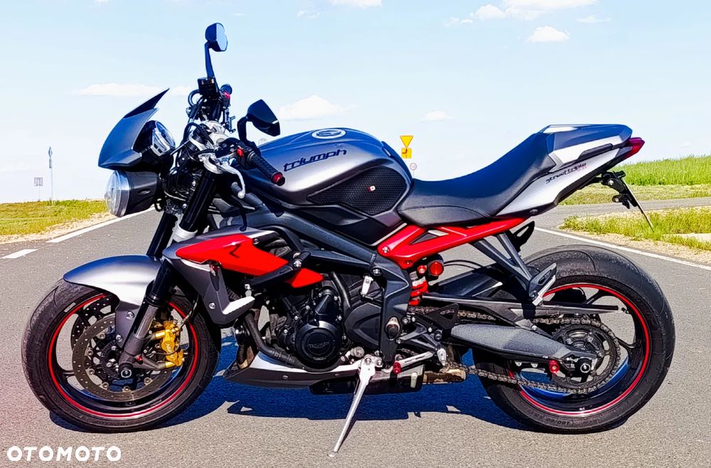 Triumph Street Triple - 1